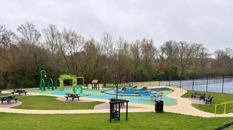 New Free Water Play Area 'Saltwich Splash' Opens in Droitwich Spa This April